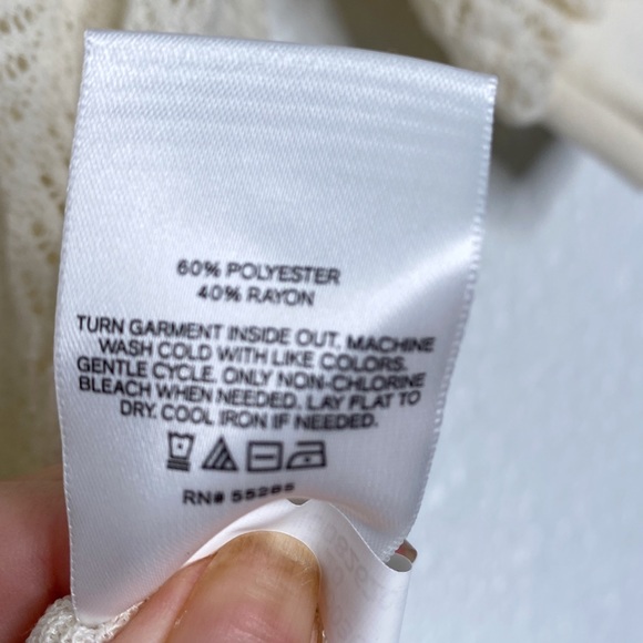 EXPRESS SHORT SLEEVE CREAM SWEATER SZ XS - Picture 9 of 9